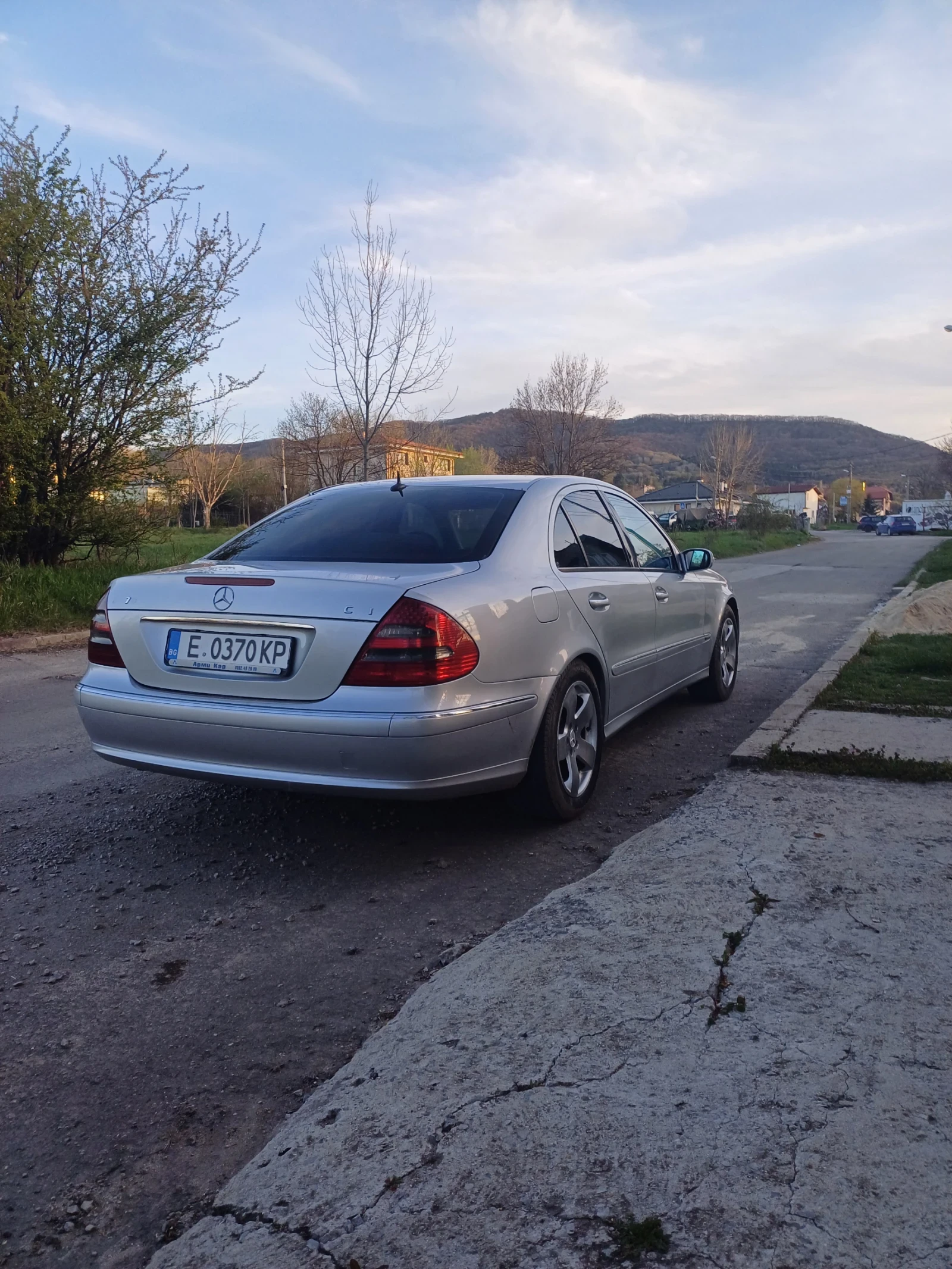 Mercedes-Benz E 270  - изображение 6