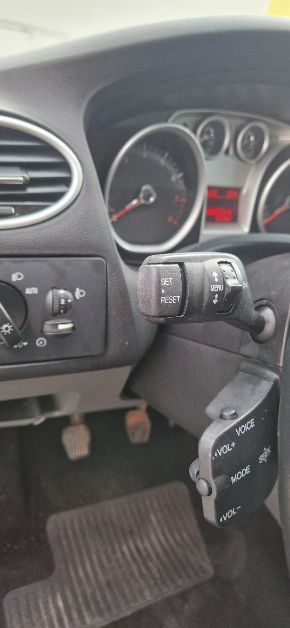 Ford Focus 1.6i / | Mobile.bg   11