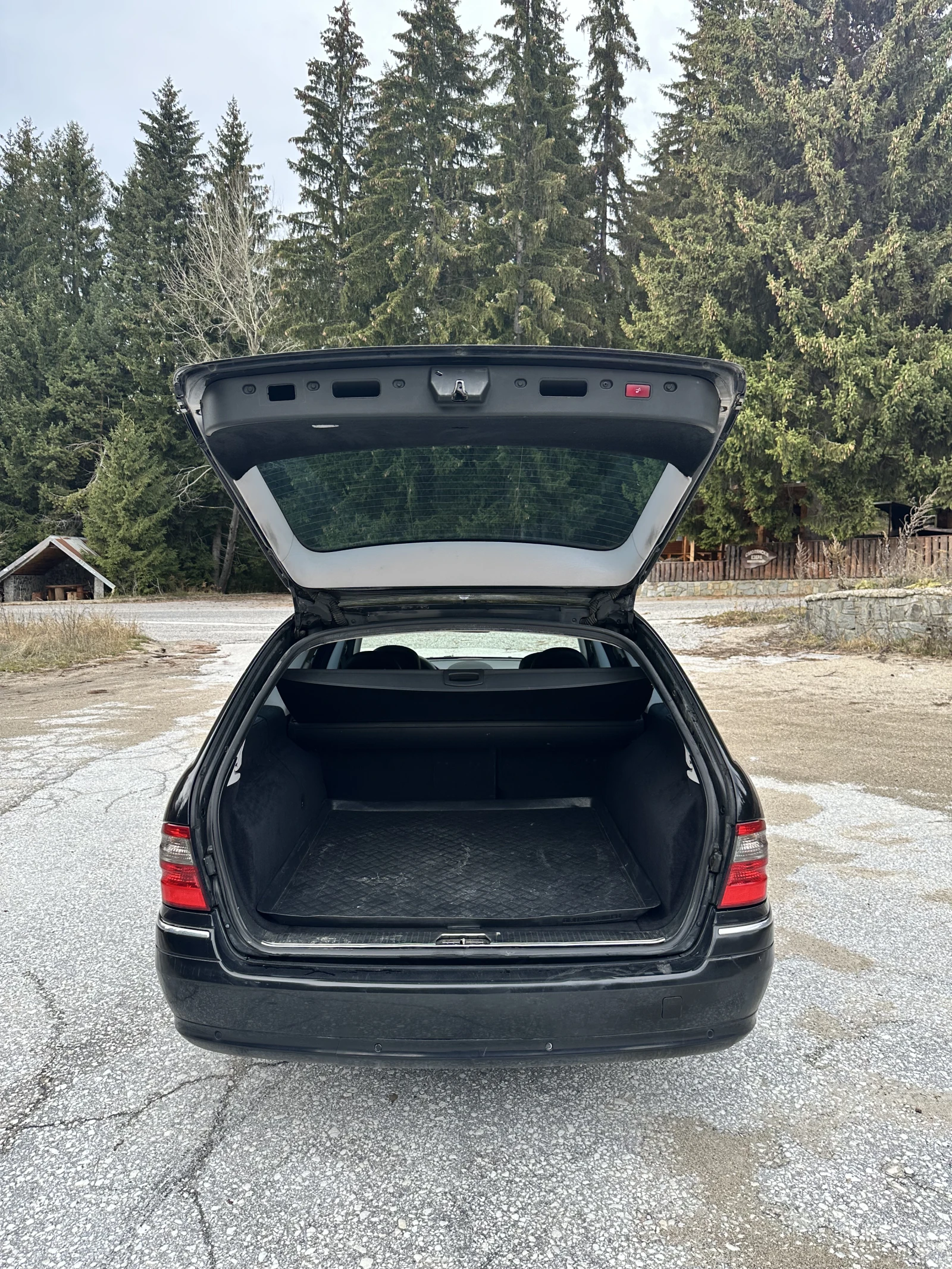 Mercedes-Benz E 320  - изображение 9