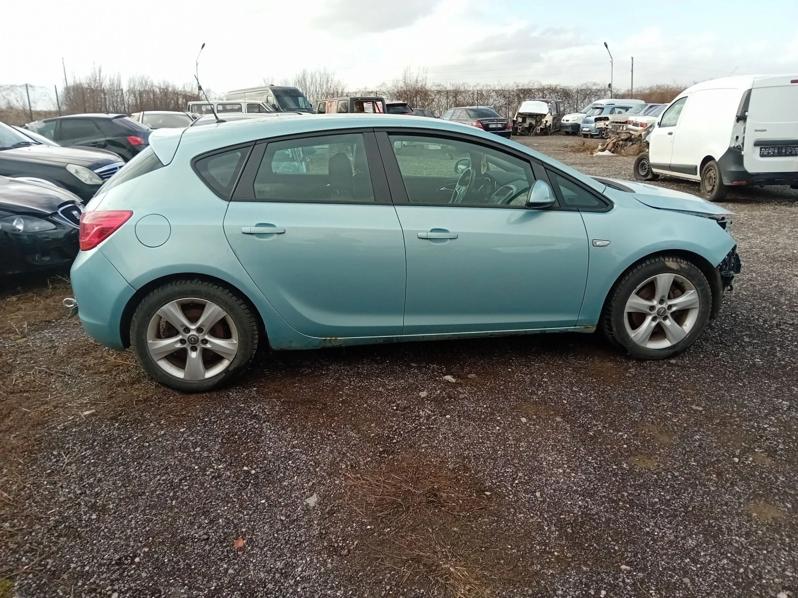 Opel Astra БРАКУВАНА ПАЛИ ЦЯЛА ЗА ЧАСТИ А17DTR, снимка 5 - Автомобили и джипове - 53583478