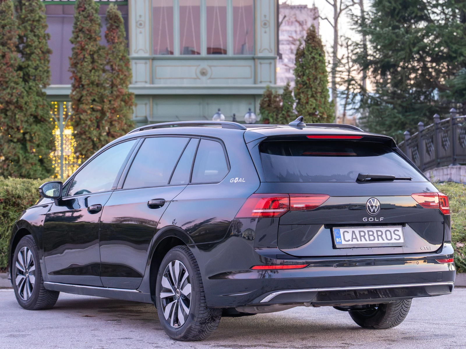 VW Golf Variant 1.5 eTSI DSG в гаранция, като нов , снимка 5 - Автомобили и джипове - 53819884