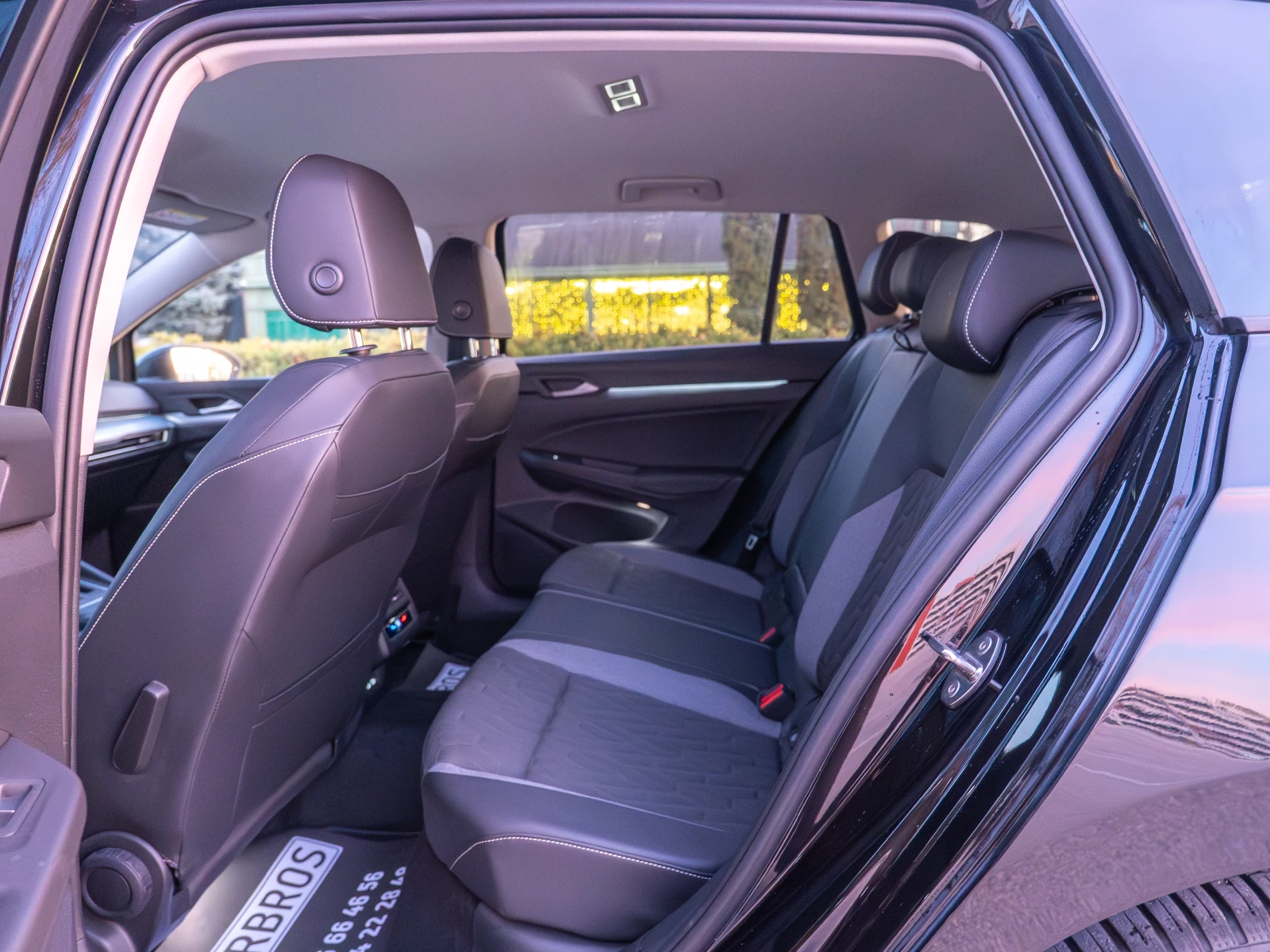 VW Golf Variant 1.5 eTSI DSG в гаранция, като нов , снимка 11 - Автомобили и джипове - 53819884