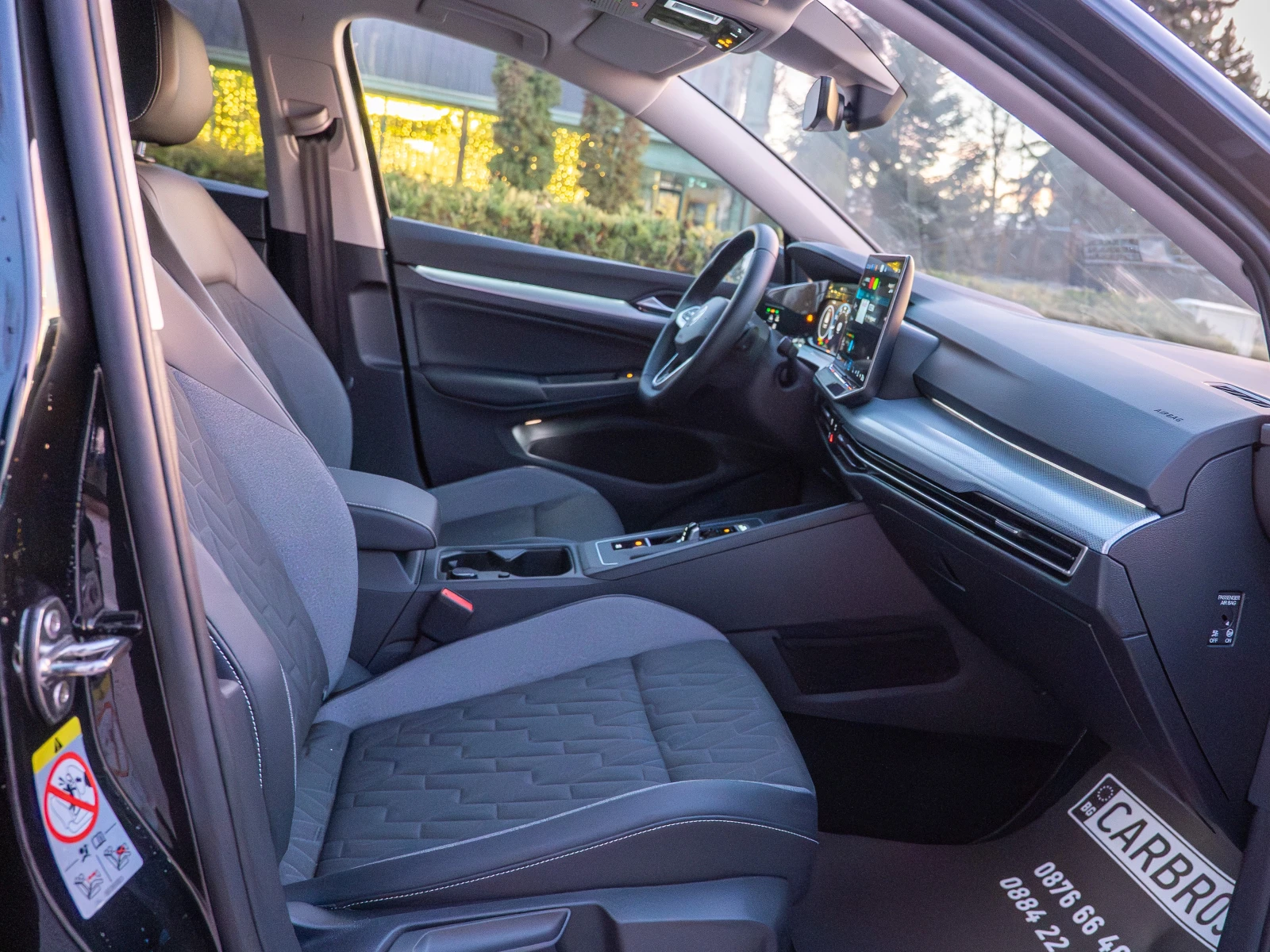 VW Golf Variant 1.5 eTSI DSG в гаранция, като нов , снимка 10 - Автомобили и джипове - 53819884