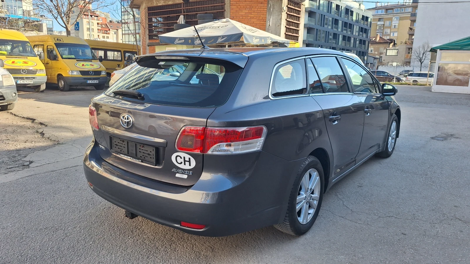 Toyota Avensis 2.0  АВТОМАТИК, снимка 9 - Автомобили и джипове - 53841024