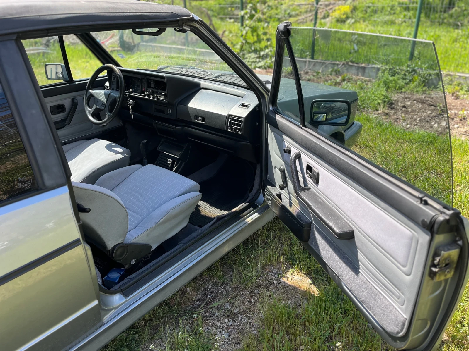 VW Golf 1.8gti Karmann 199 хил. км., снимка 6 - Автомобили и джипове - 54382320