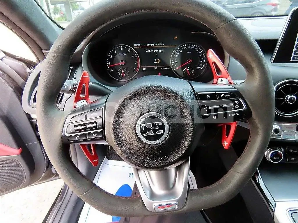 Kia Stinger 3.3 GT AWD| 360| ОБДУХ| ПАНО| ВКЛ.ТЕХНОТЕСТ, снимка 6 - Автомобили и джипове - 55031736