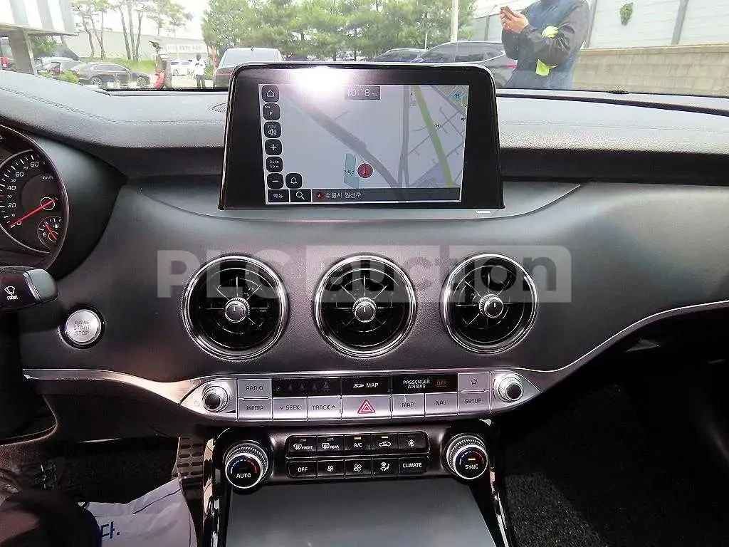 Kia Stinger 3.3 GT AWD| 360| ОБДУХ| ПАНО| ВКЛ.ТЕХНОТЕСТ, снимка 8 - Автомобили и джипове - 55031736