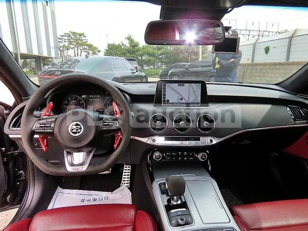 Kia Stinger 3.3 GT AWD| 360| ОБДУХ| ПАНО| ВКЛ.ТЕХНОТЕСТ, снимка 5 - Автомобили и джипове - 55031736