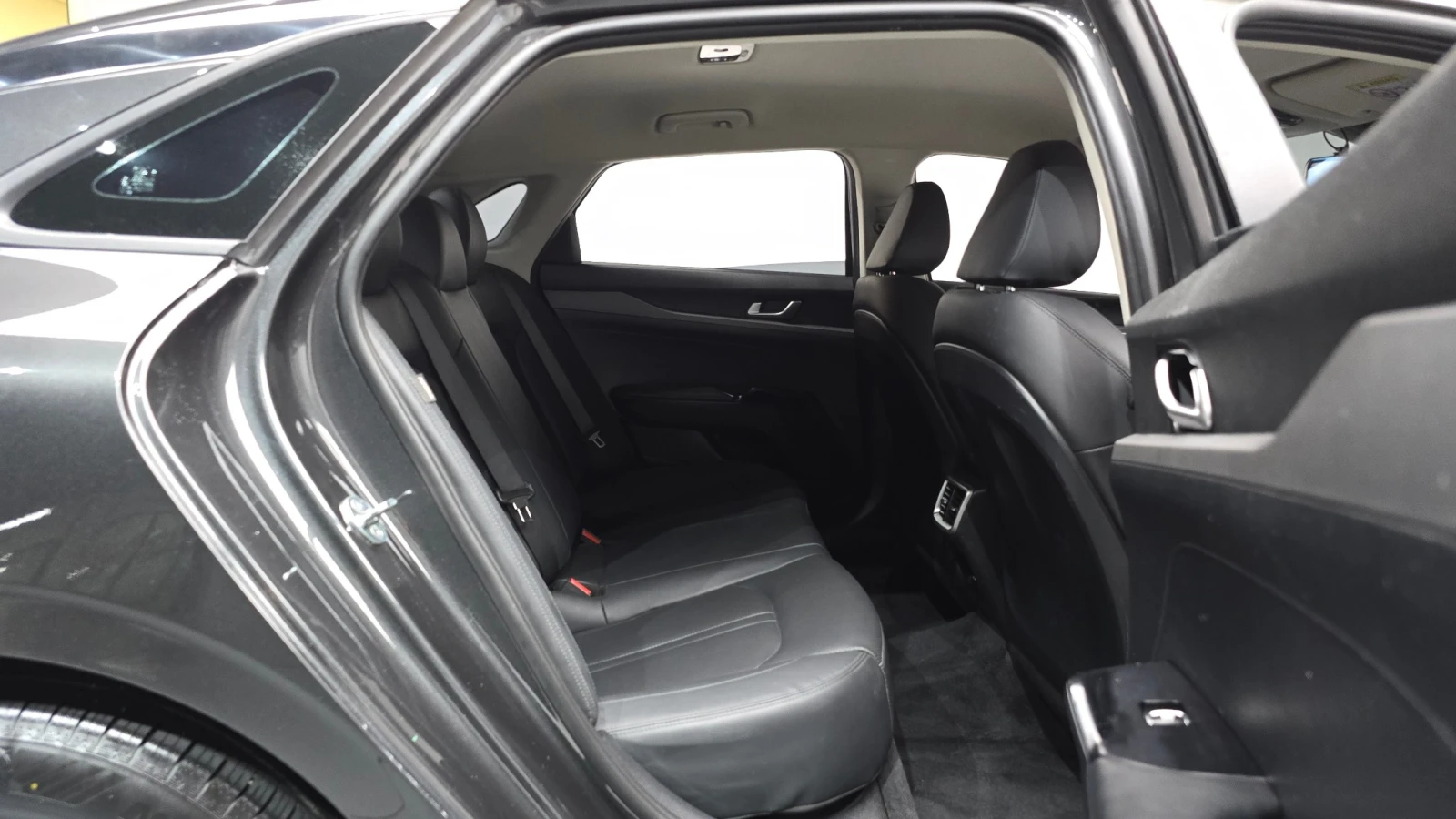 Kia K5 Фабрична Газ, снимка 13 - Автомобили и джипове - 55240605