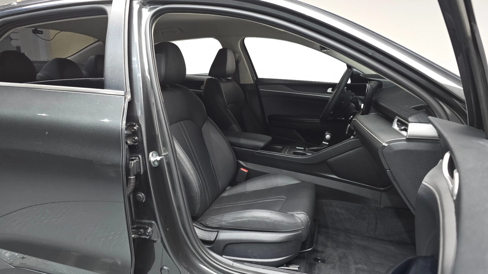 Kia K5 Фабрична Газ, снимка 12 - Автомобили и джипове - 55240605