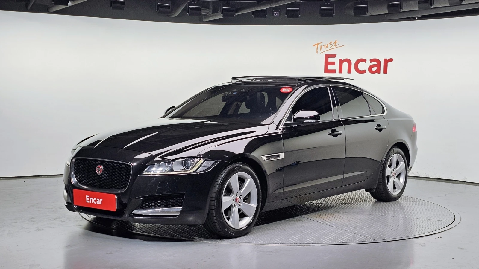 Jaguar Xf 2.0* Disel* Prestige* Navi* Camera* HeadUP, снимка 2 - Автомобили и джипове - 55284019