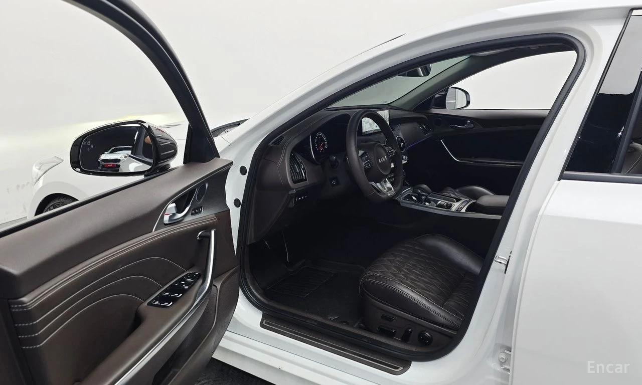Kia Stinger 2.5* ОБДУХВАНЕ* ДИСТРОНИК* ХЕДЪП* LANE* ASSIST* , снимка 5 - Автомобили и джипове - 55403326