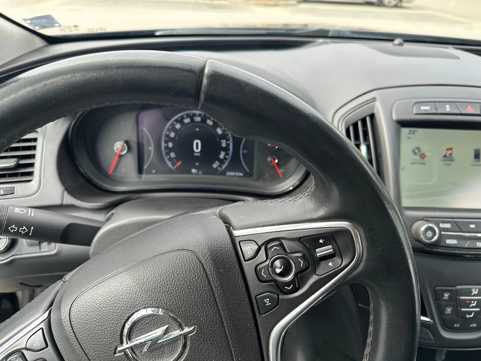 Opel Insignia 2.0 Bi-Turbo, снимка 15 - Автомобили и джипове - 56087131