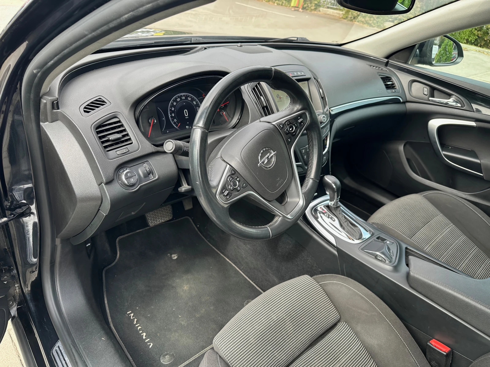 Opel Insignia 2.0 Bi-Turbo, снимка 12 - Автомобили и джипове - 56087131