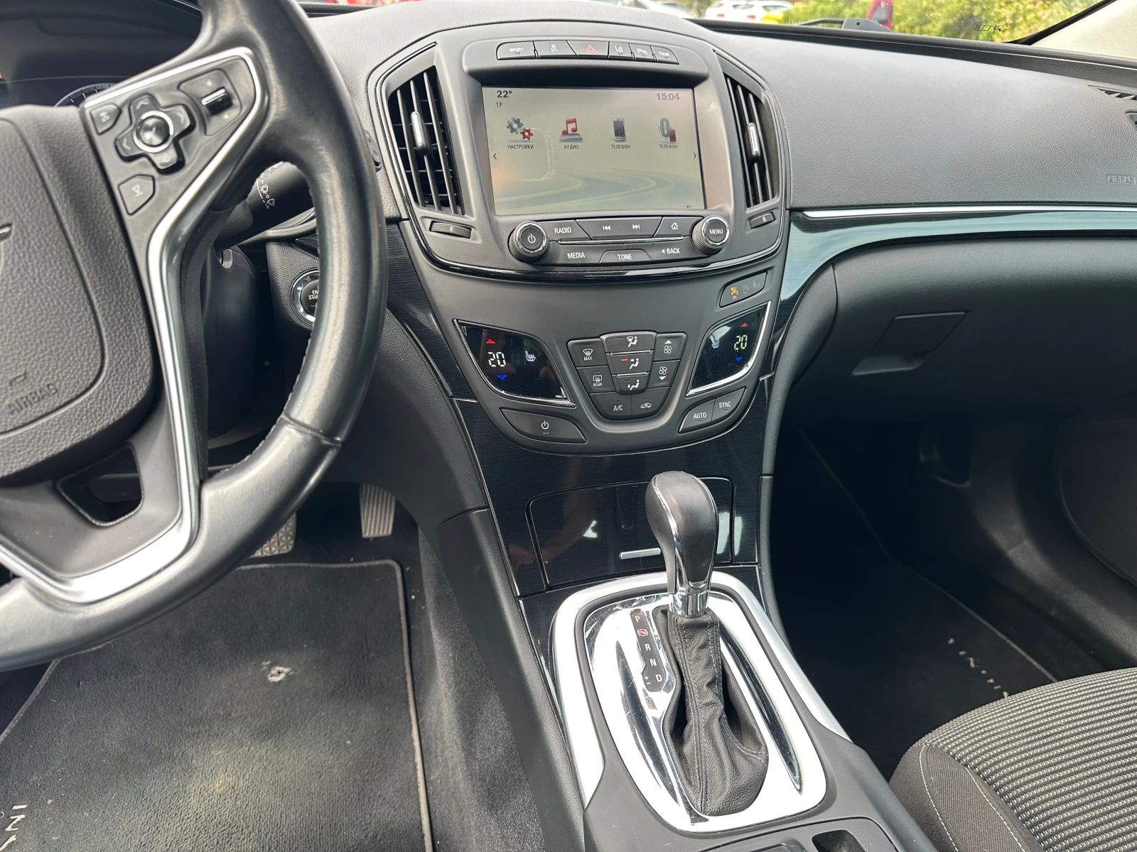 Opel Insignia 2.0 Bi-Turbo, снимка 14 - Автомобили и джипове - 56087131