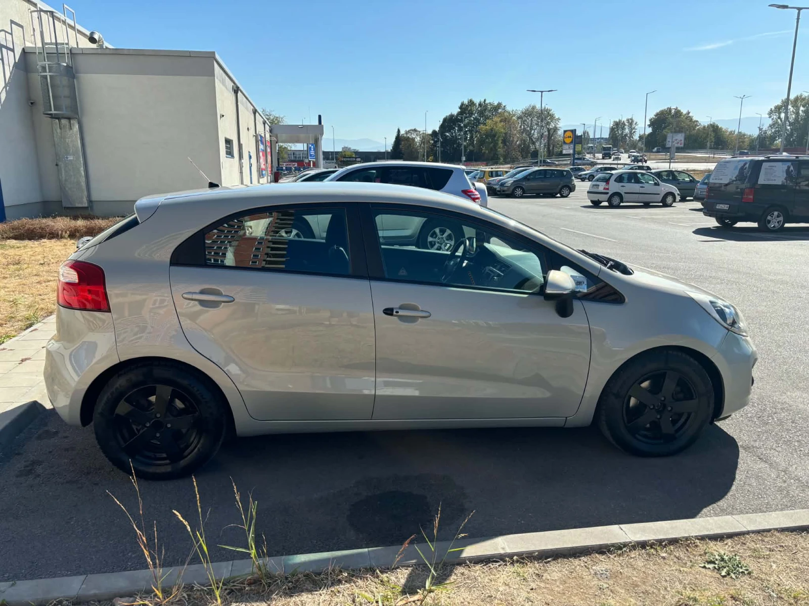 Kia Rio, снимка 2 - Автомобили и джипове - 56150006