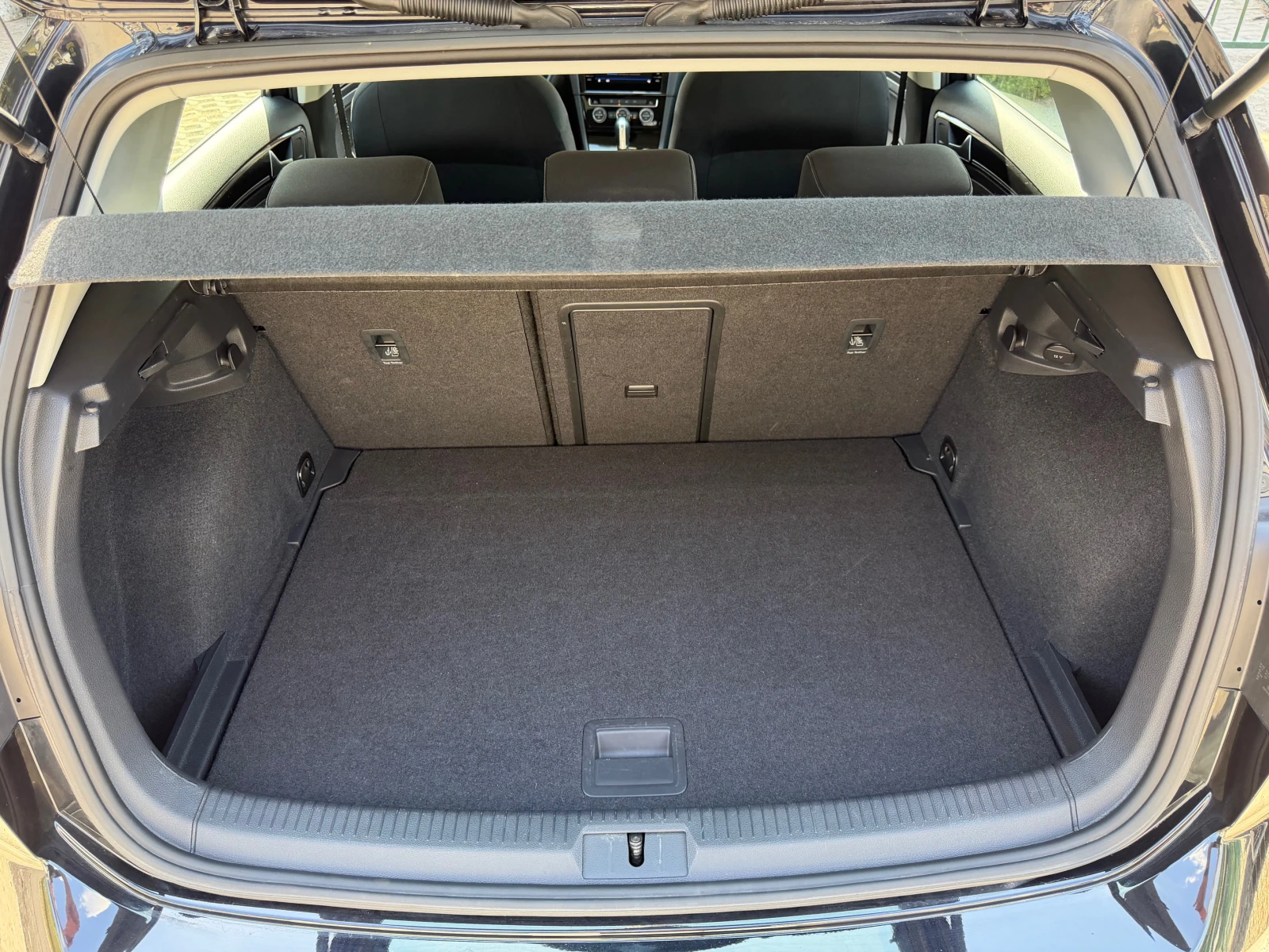 VW Golf 1.6TDI DSG.Facelift., снимка 15 - Автомобили и джипове - 56152212