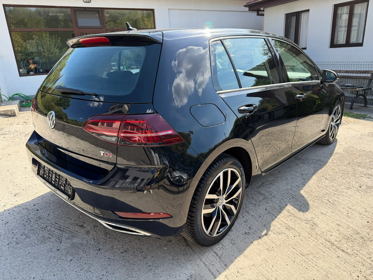 VW Golf 1.6TDI DSG.Facelift., снимка 4 - Автомобили и джипове - 56152212