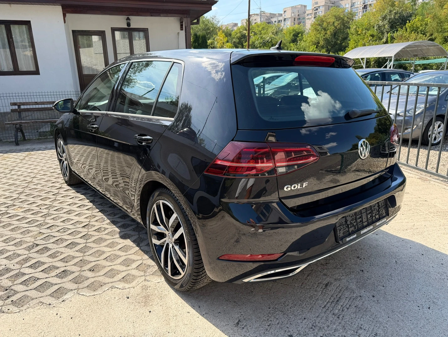VW Golf 1.6TDI DSG.Facelift., снимка 6 - Автомобили и джипове - 56152212
