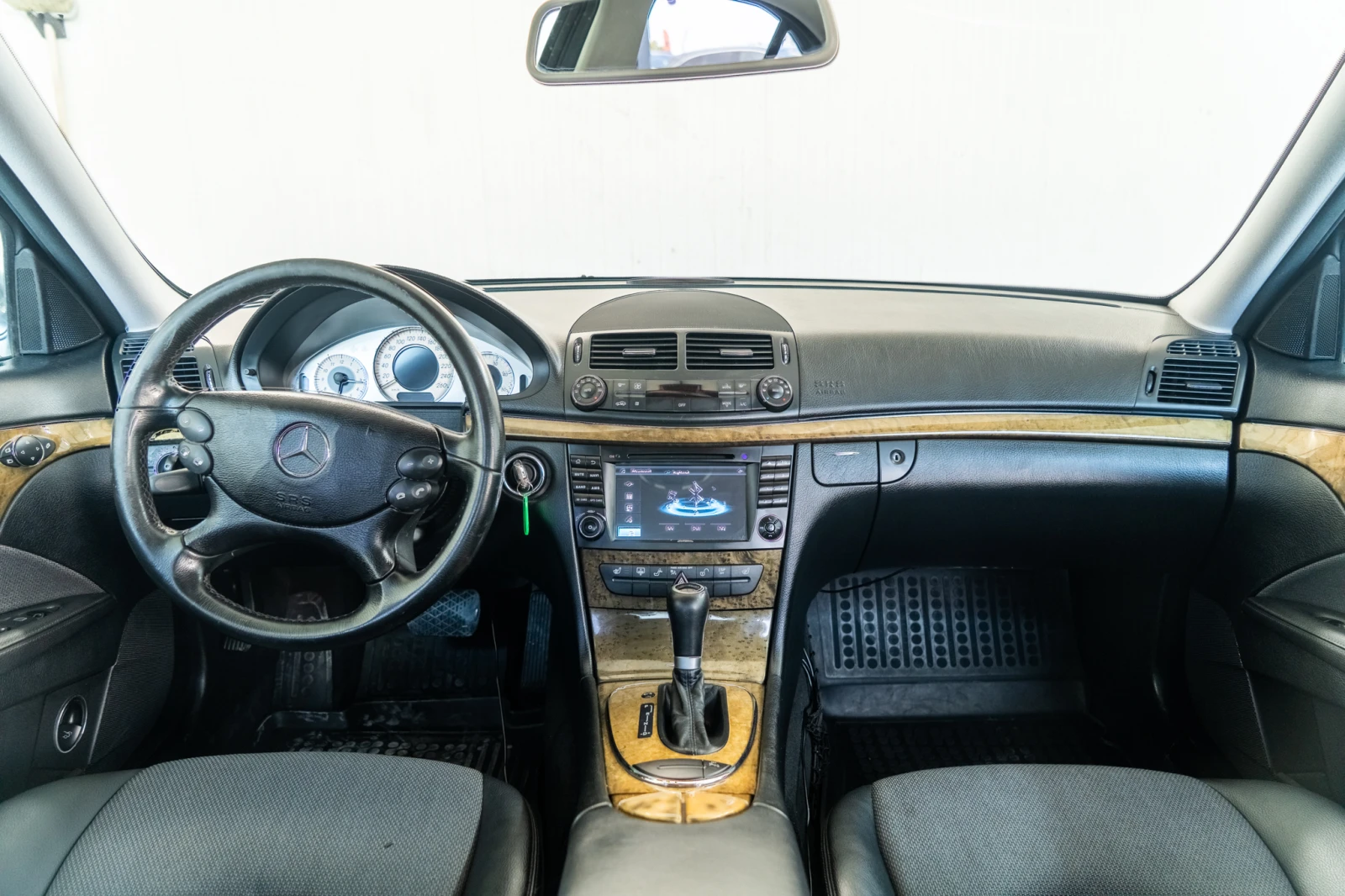 Mercedes-Benz E 320 W211 = V6 = ПОДГРЕВ = ЛИЗИНГ = ГАРАНЦИЯ, снимка 12 - Автомобили и джипове - 56173173