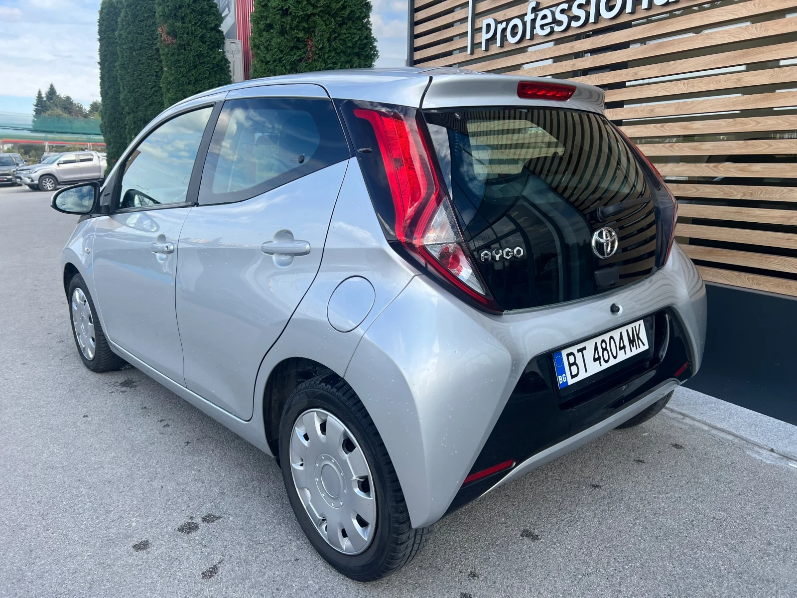 Toyota Aygo 1.0 AT, снимка 4 - Автомобили и джипове - 56225585