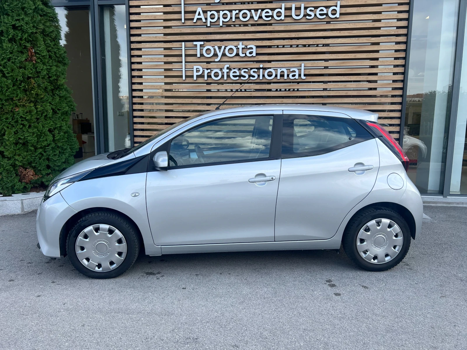 Toyota Aygo 1.0 AT, снимка 7 - Автомобили и джипове - 56225585
