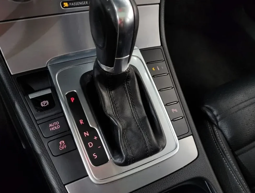 VW CC 2.0 TSI, снимка 9 - Автомобили и джипове - 56608927
