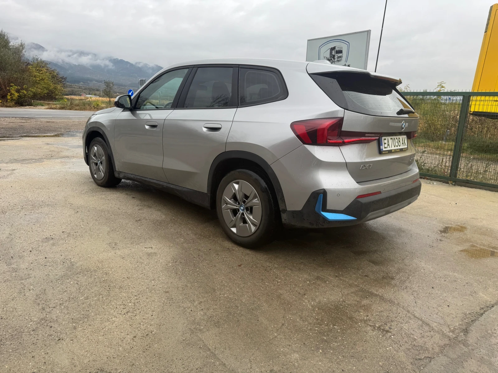 BMW iX1 X-Drive, 313k.c, снимка 4 - Автомобили и джипове - 56745158