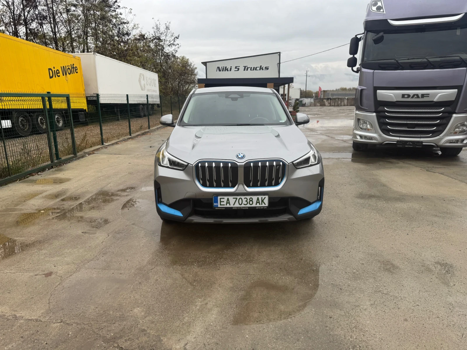 BMW iX1
