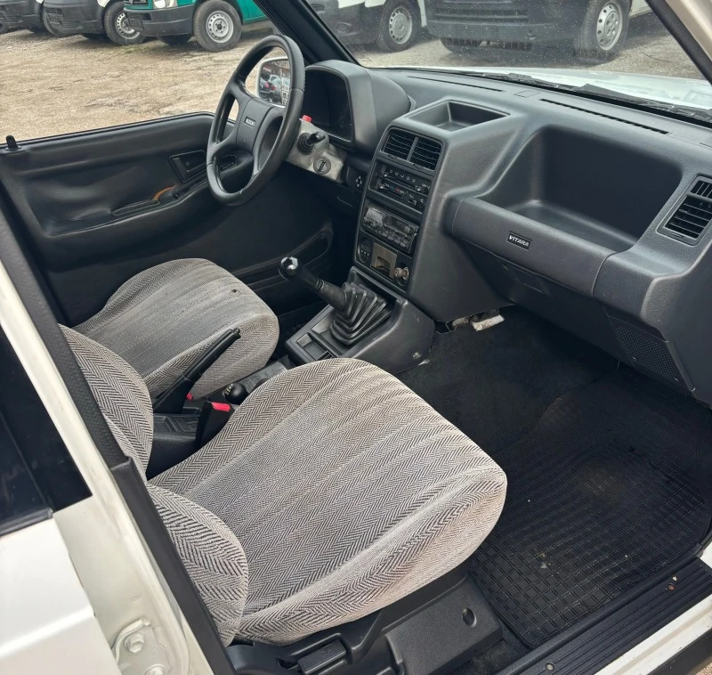 Suzuki Vitara 1.6i , снимка 9 - Автомобили и джипове - 44713933