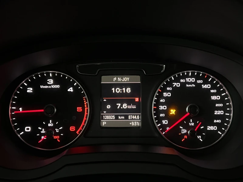 Audi Q3 2.0TDI QUATTRO * ПЪРВИ СОБСТВЕНИК* , снимка 11 - Автомобили и джипове - 52192021