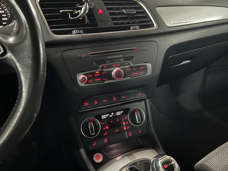 Audi Q3 2.0TDI QUATTRO * ПЪРВИ СОБСТВЕНИК* , снимка 13 - Автомобили и джипове - 52192021