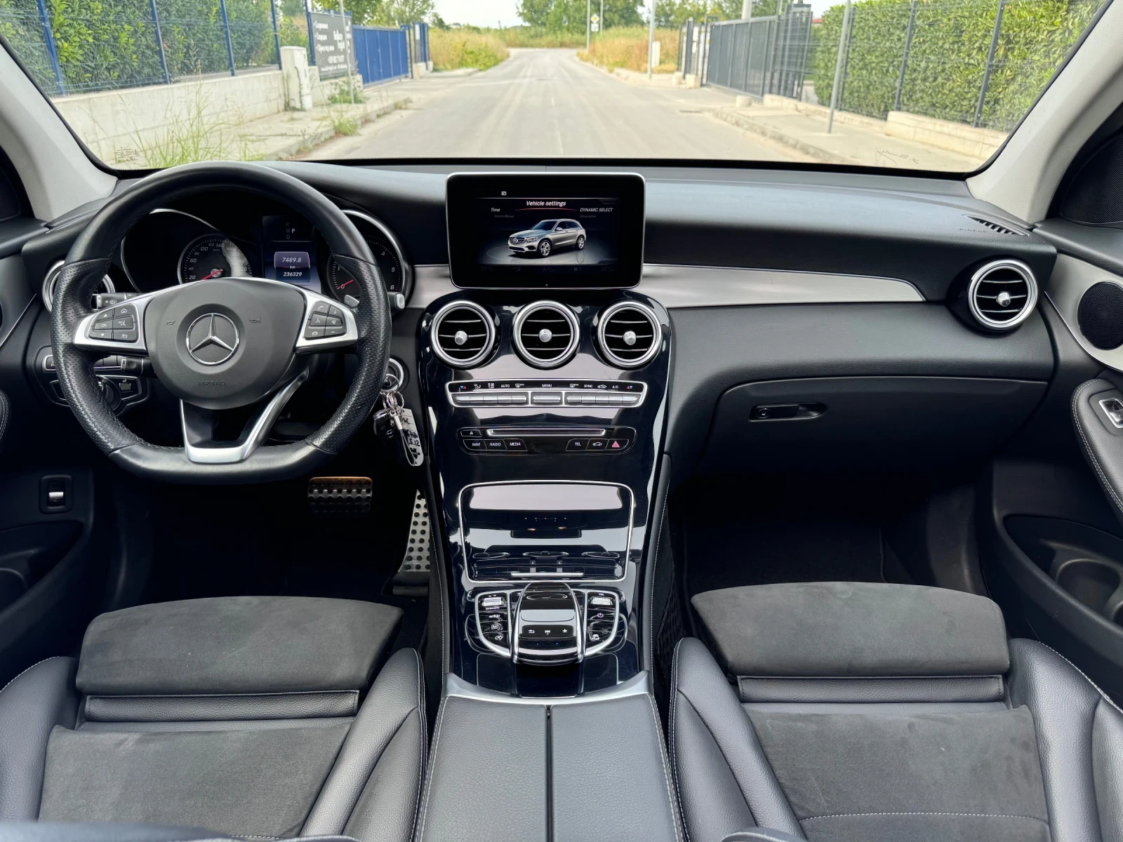 Mercedes-Benz GLC 250 4MATIC AMG PREMIUM PLUS NIGHT EDITION !!! | Mobile.bg   11