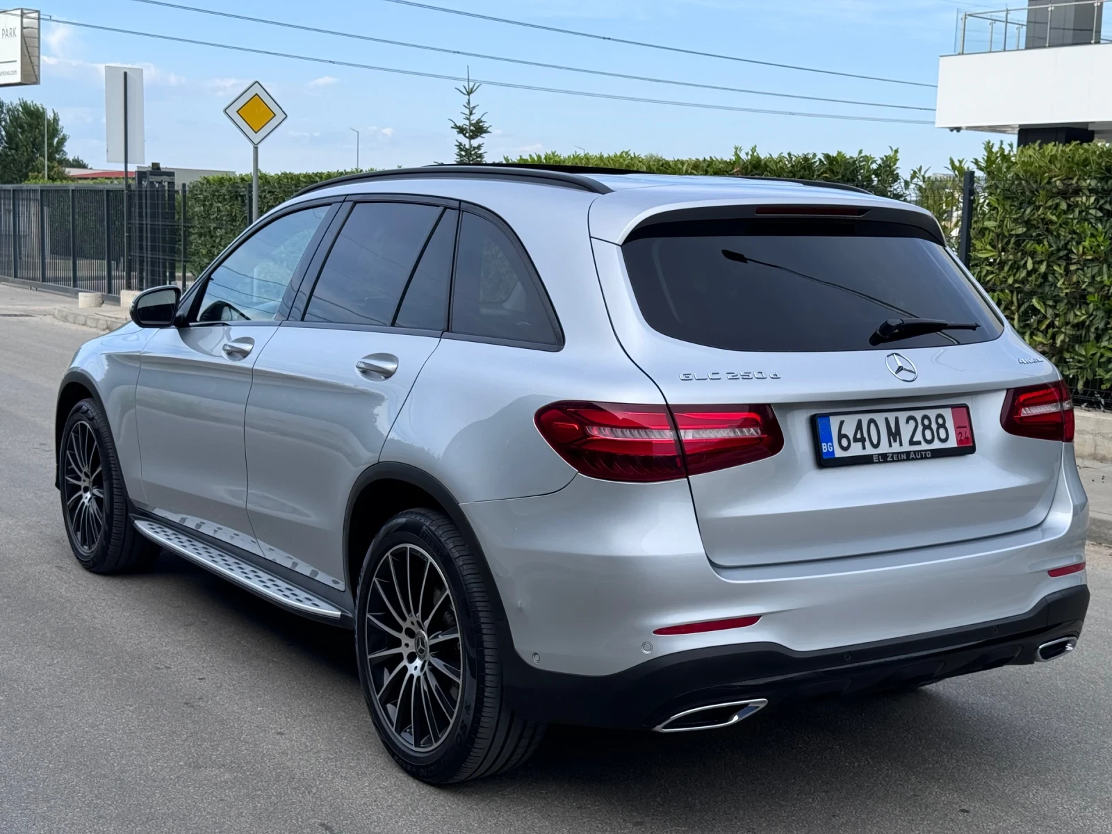 Mercedes-Benz GLC 250 4MATIC AMG PREMIUM PLUS NIGHT EDITION !!! - изображение 6