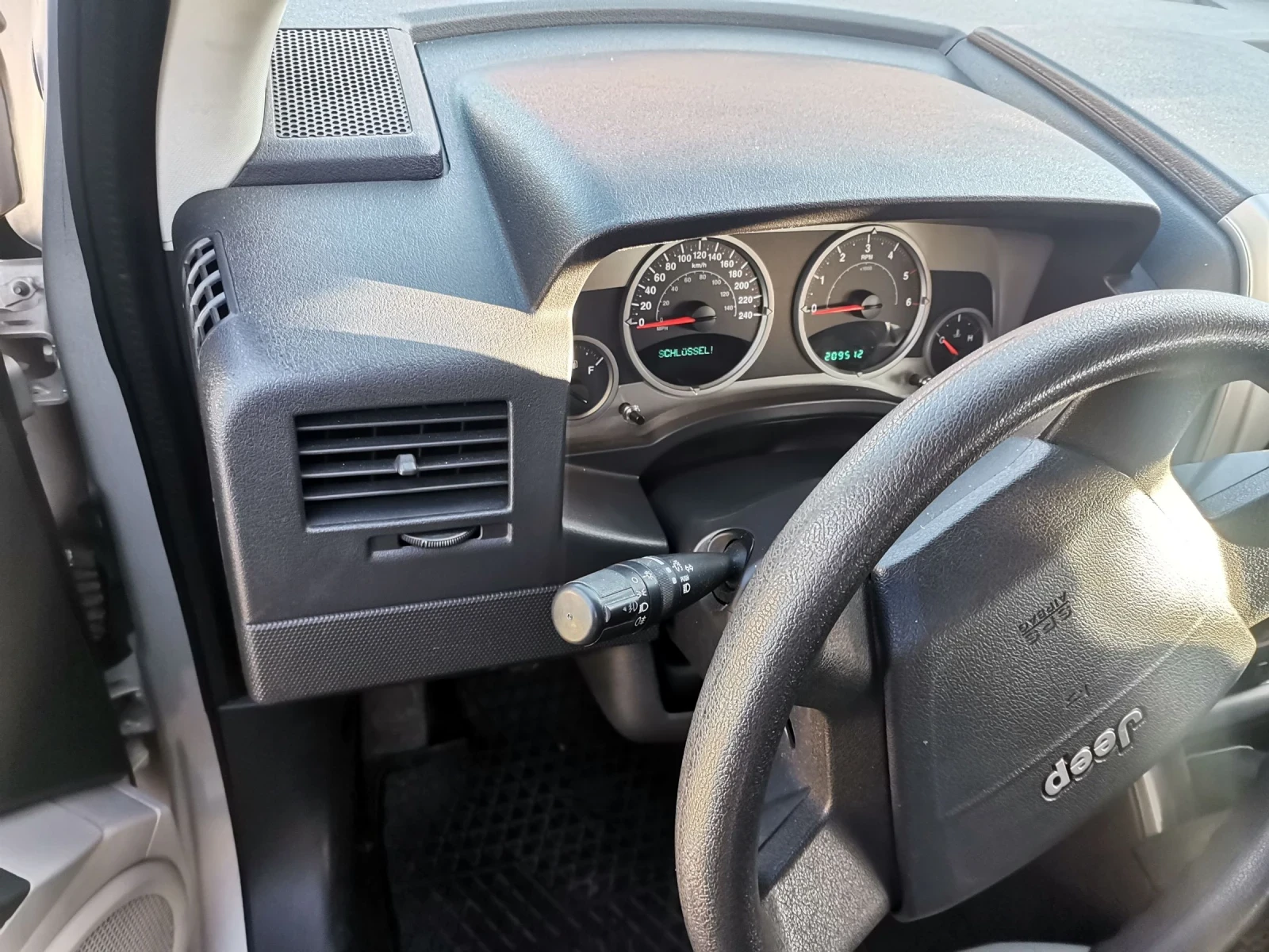 Jeep Compass 2.0 CRDI - изображение 2