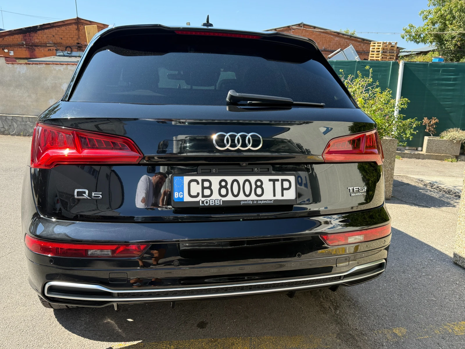 Audi Q5 S line ОБСЛУЖЕНА ПАНОРАМА 20'' ТОП РЕАЛНА - изображение 9
