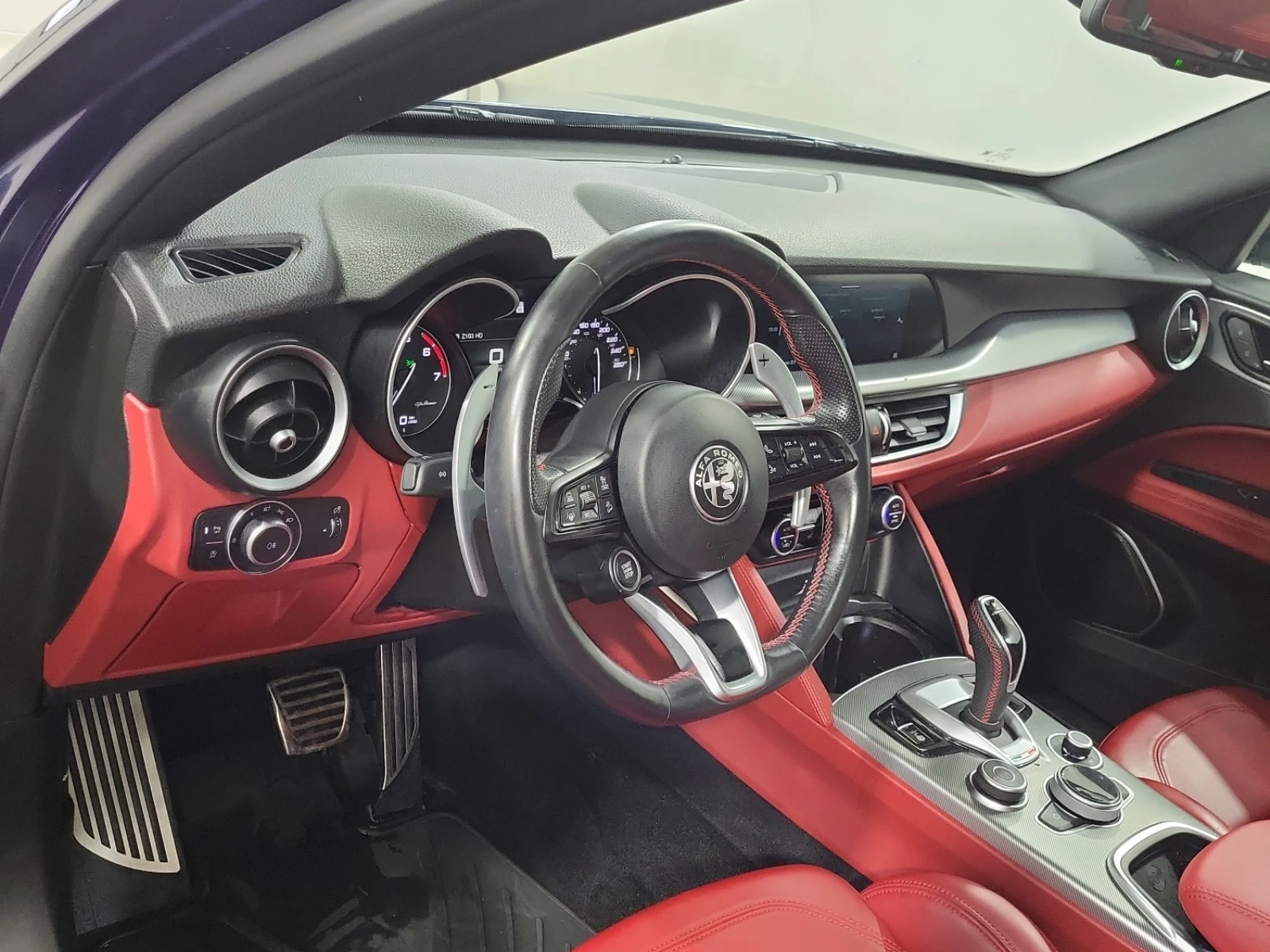 Alfa Romeo Stelvio TI Sport AWD 280кс * Възможност за Лизинг*  - изображение 9