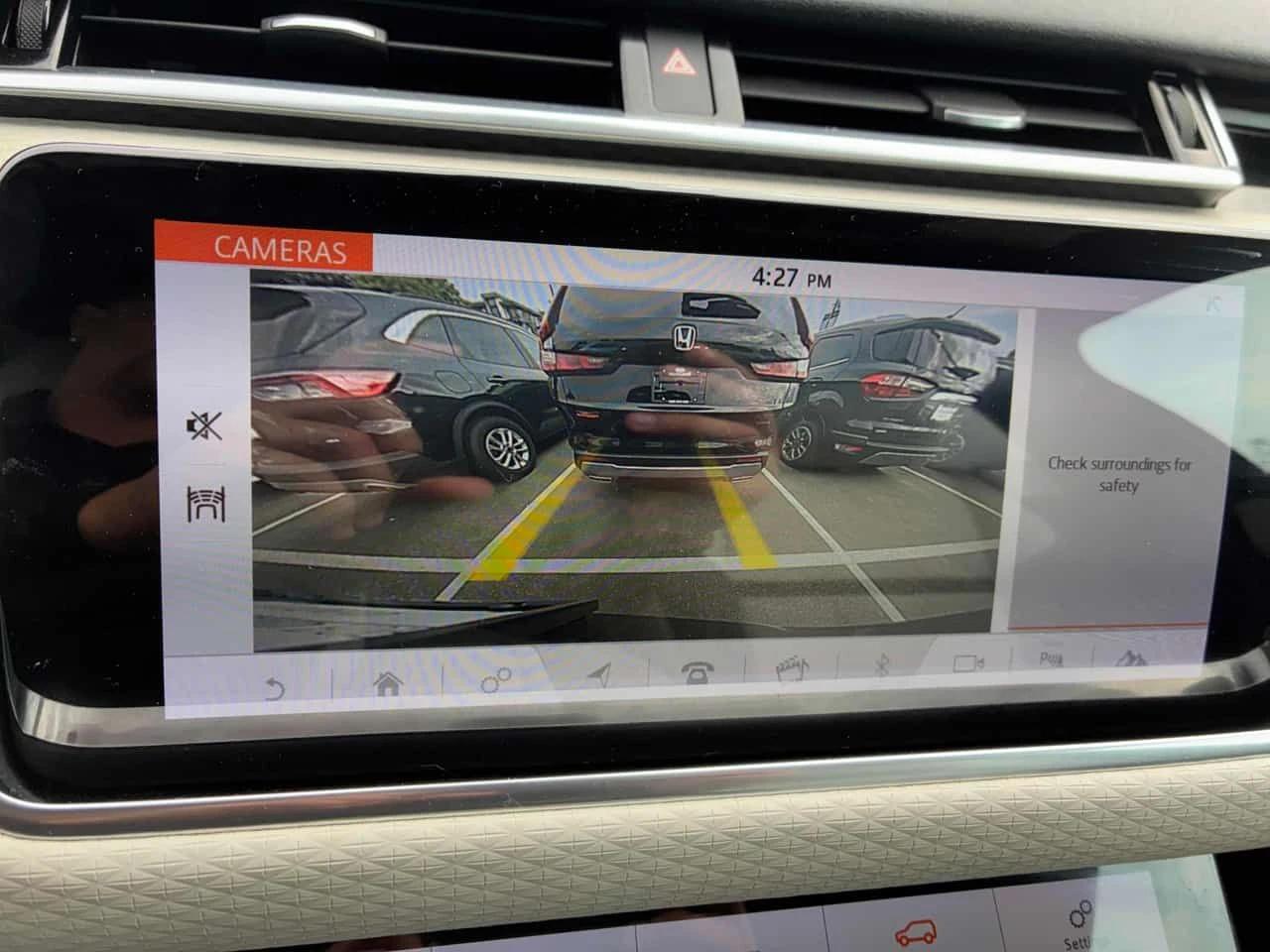 Land Rover Range Rover Velar * P380 SE * CARFAX * ПОДГРЕВИ * ПАНО * KEYLESS, снимка 16 - Автомобили и джипове - 54775230