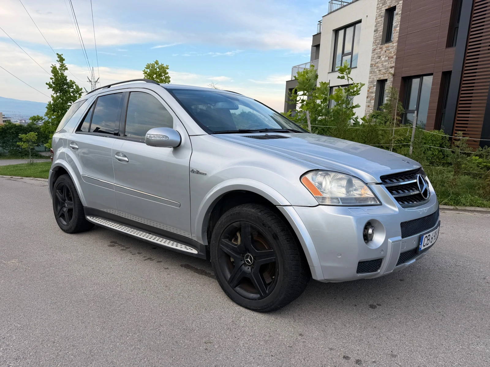 Mercedes-Benz ML 63 AMG Истински 63 AMG Топ Цена, снимка 3 - Автомобили и джипове - 54882806