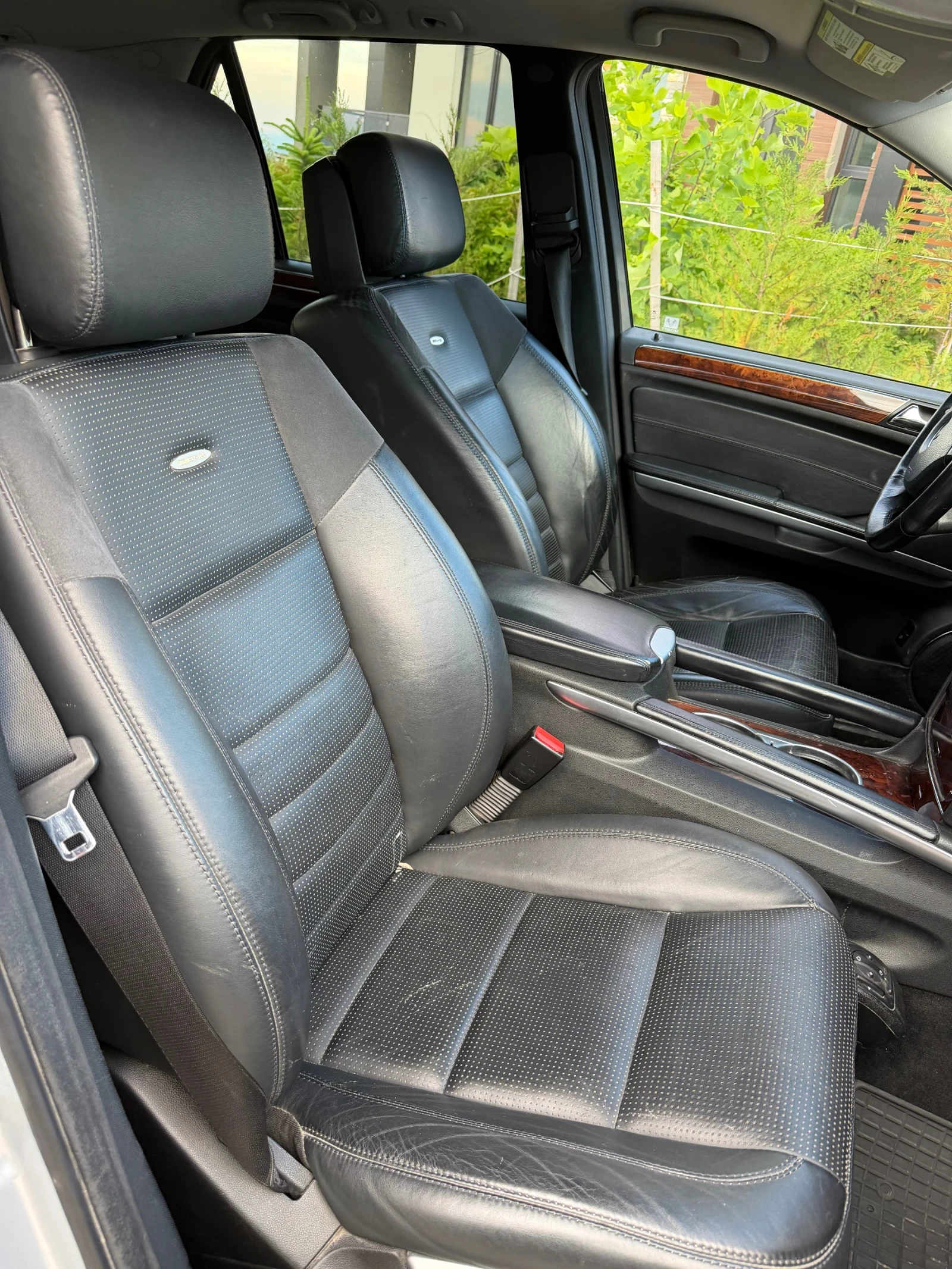 Mercedes-Benz ML 63 AMG Истински 63 AMG Топ Цена, снимка 12 - Автомобили и джипове - 54882806