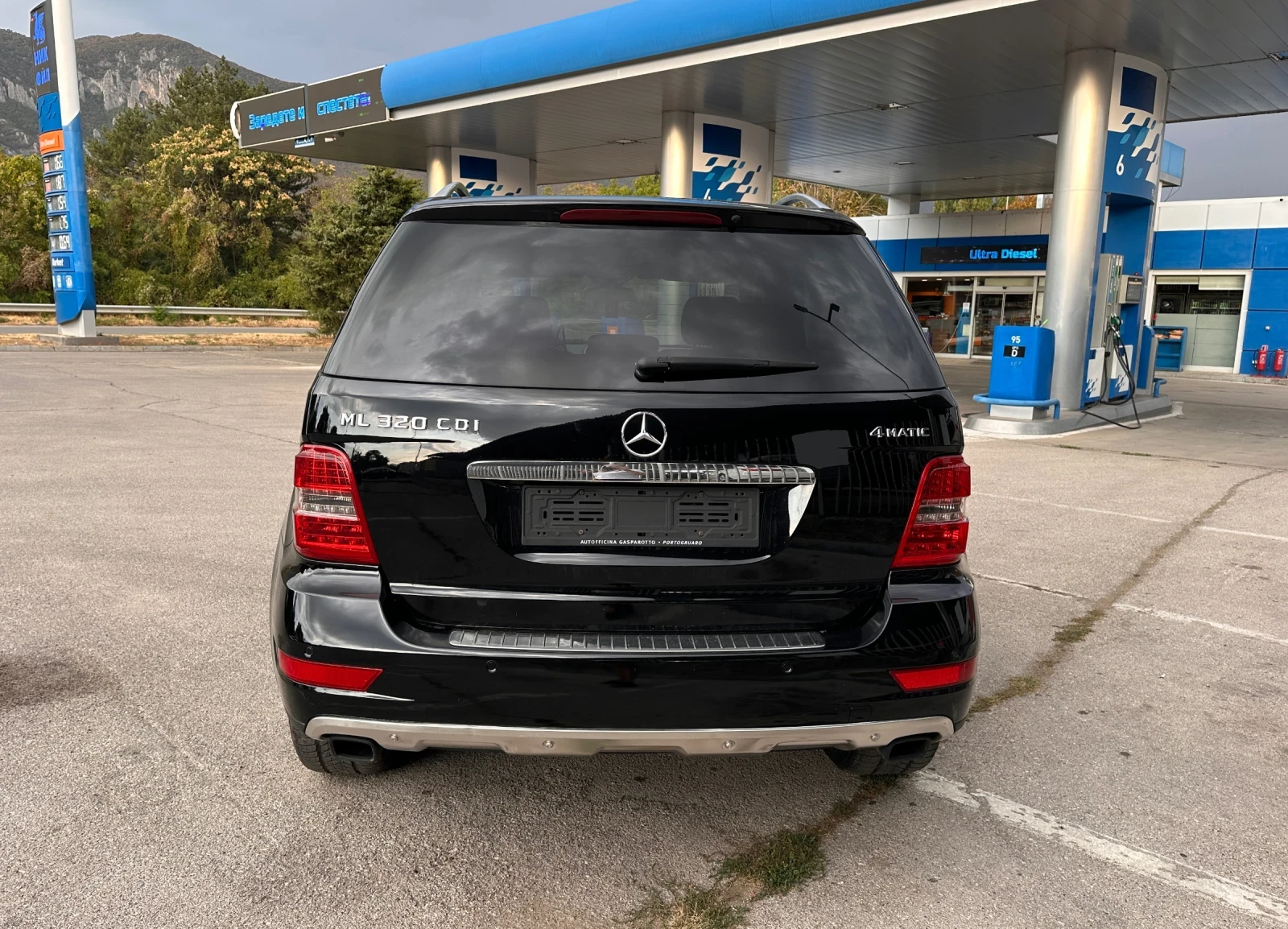 Mercedes-Benz ML 320 3.0TDI  - УНИКАТ - РЕАЛНИ КИЛОМЕТРИ , снимка 6 - Автомобили и джипове - 55894637