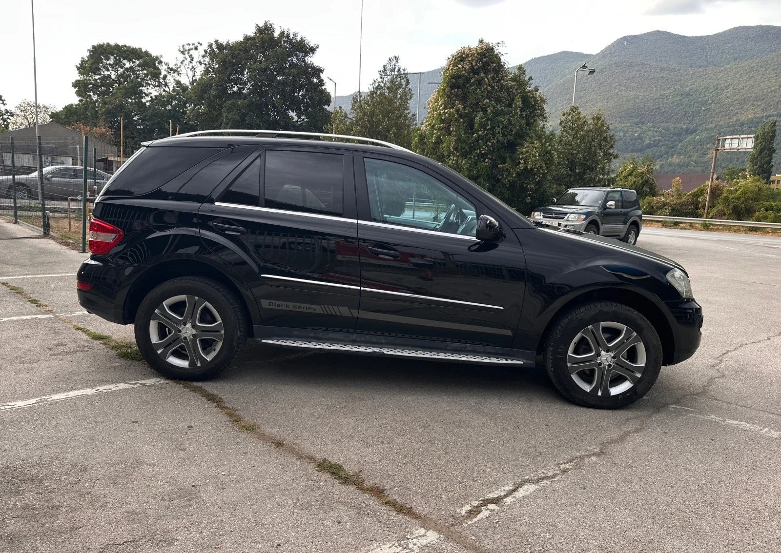 Mercedes-Benz ML 320 3.0TDI  - УНИКАТ - РЕАЛНИ КИЛОМЕТРИ , снимка 4 - Автомобили и джипове - 55894637