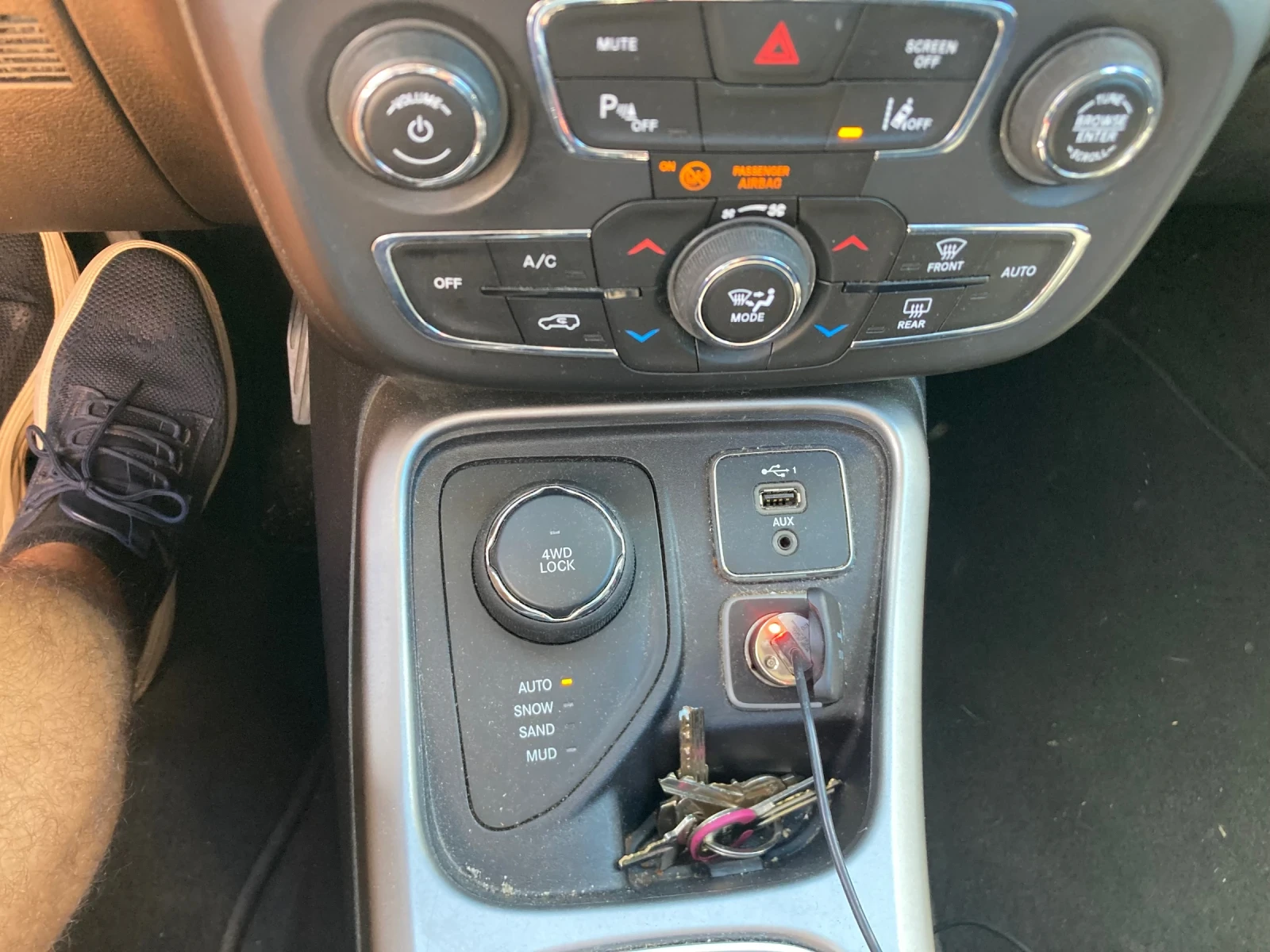 Jeep Compass 2.0 m-jet 140 konq 4x4 EVRO-6, снимка 13 - Автомобили и джипове - 56181203