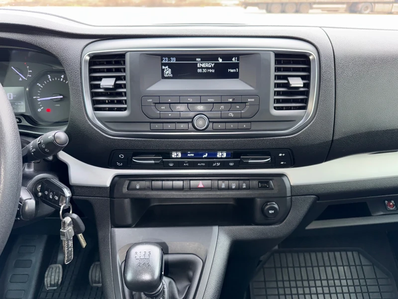 Toyota Proace 2.0 HDi 7+ 1, снимка 14 - Бусове и автобуси - 53296507