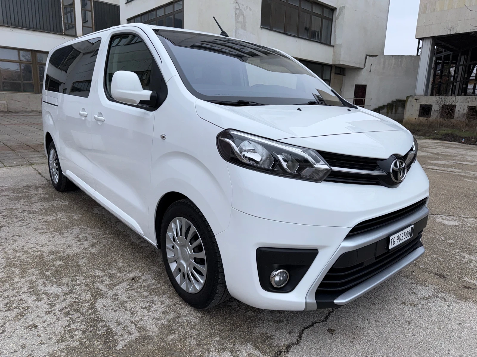 Toyota Proace 2.0 HDi 7+ 1 - изображение 6