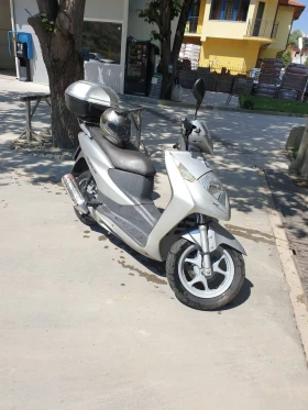 Honda Dylan Скутер, снимка 1