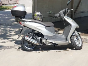 Honda Dylan Скутер, снимка 3