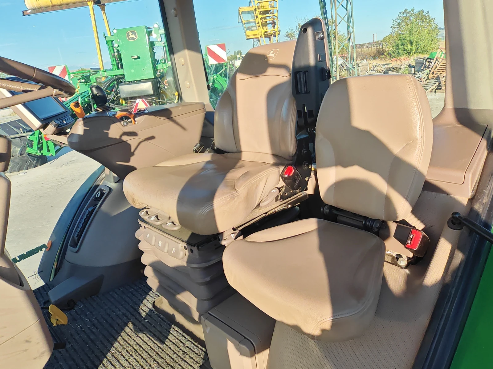 Трактор John Deere 8370R  лизинг с първоначална вноска 20 %, снимка 12 - Селскостопанска техника - 56231481