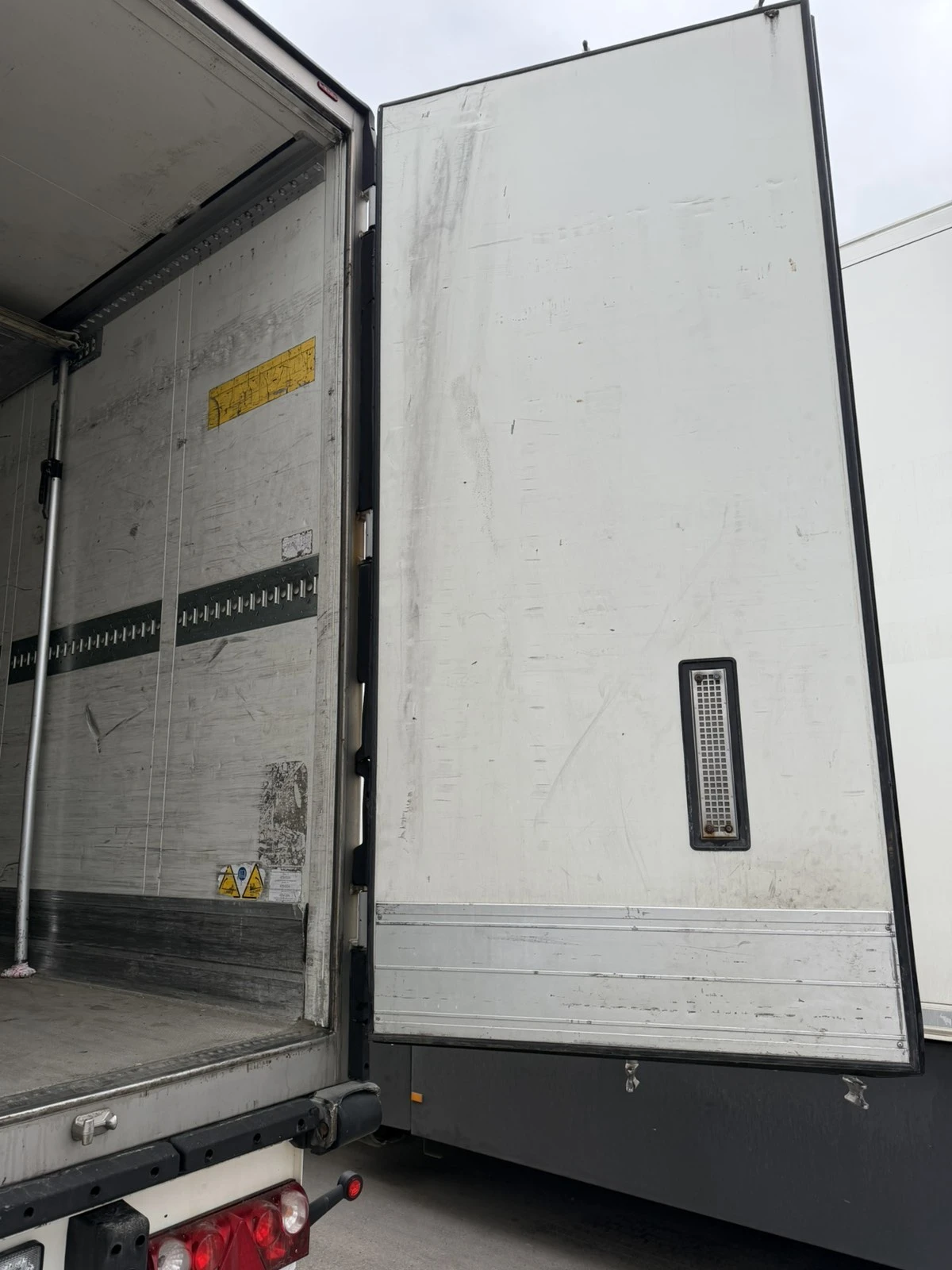 Полуремарке Schmitz, снимка 3 - Ремаркета - 53965665