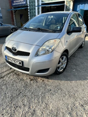 Toyota Yaris 1.0 бензин, снимка 1